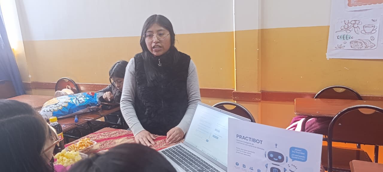 Foto PractiBot-SISTEMA INTELIGENTE DE ORIENTACION PARA PRACTICAS LABORALES